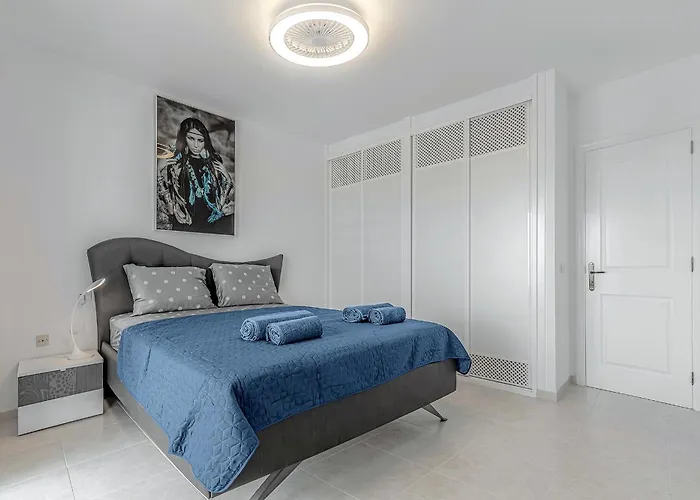 Blue With One Bedroom, Wifi And Amazing View *